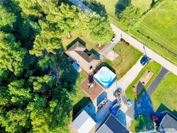 $309,900 | 914 Henryville Bluelick Road, Henryville, IN 47126