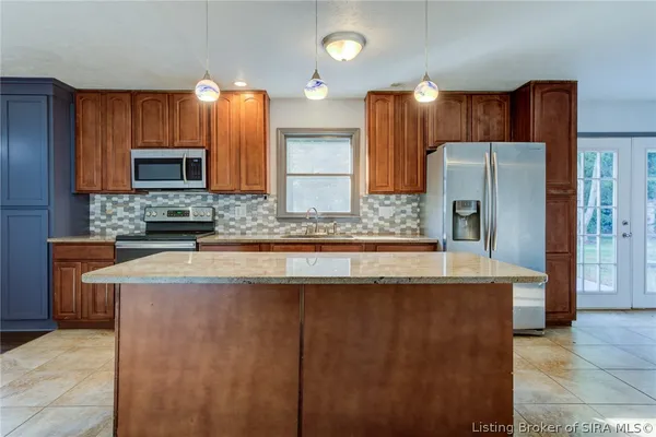 $309,900 | 914 Henryville Bluelick Road, Henryville, IN 47126