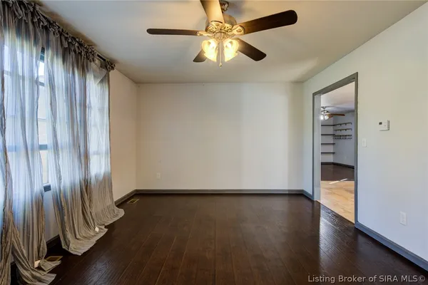 $309,900 | 914 Henryville Bluelick Road, Henryville, IN 47126