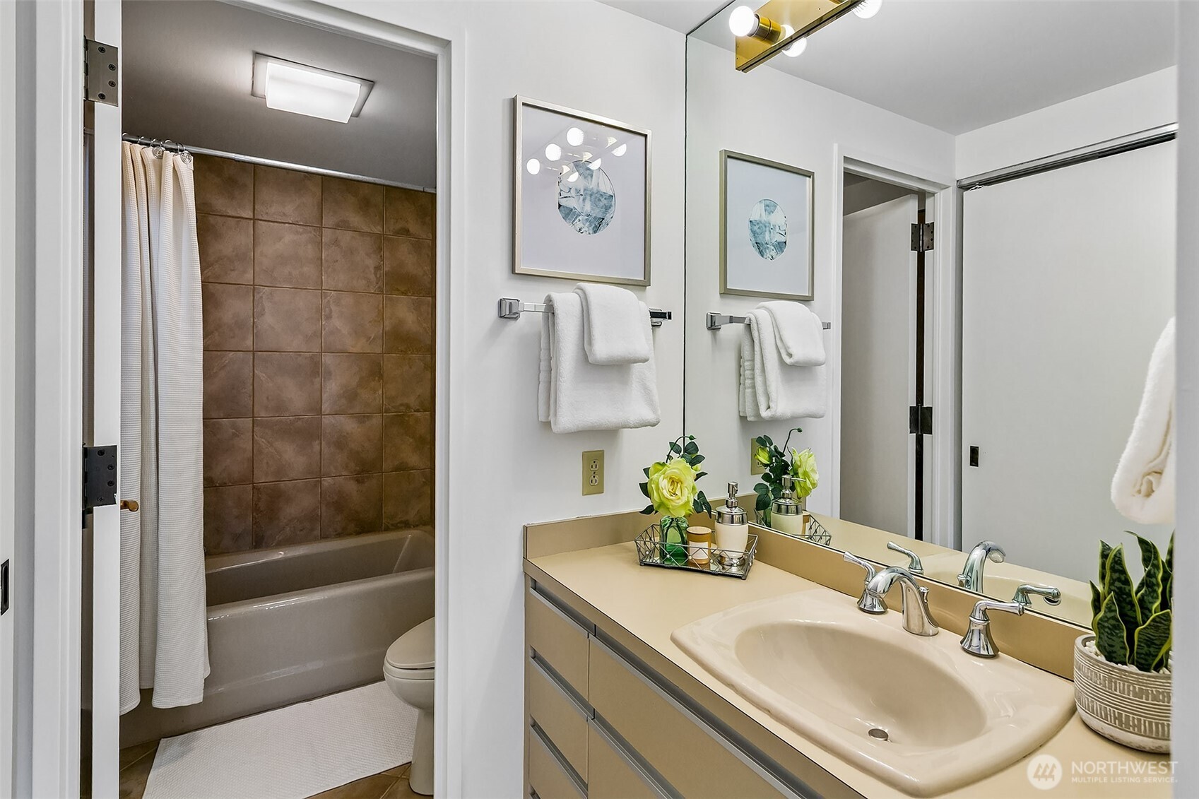 1301 Spring Street, Unit 5C Seattle, WA 98104 - Photo 12 of 33