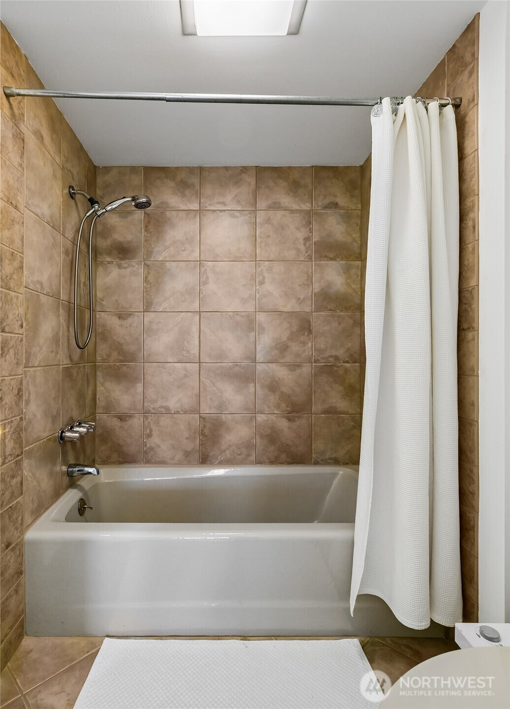 1301 Spring Street, Unit 5C Seattle, WA 98104 - Photo 13 of 33
