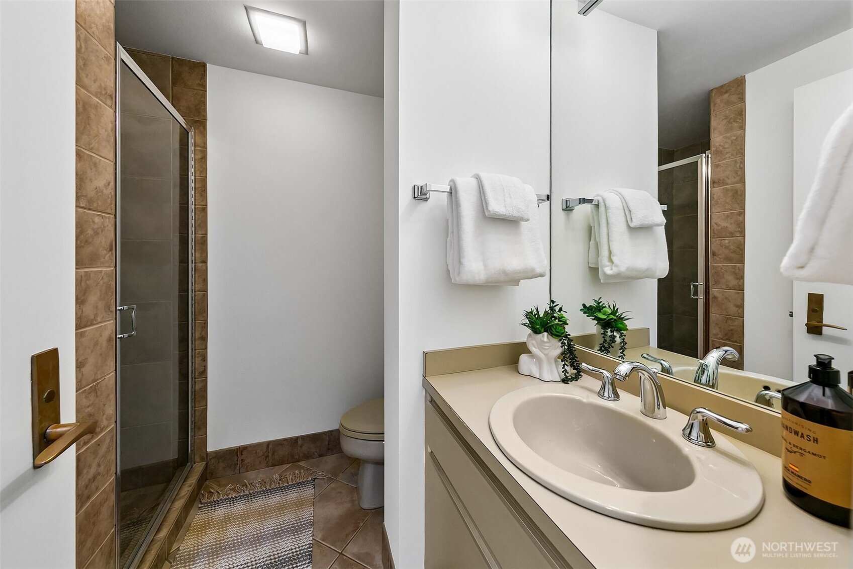 1301 Spring Street, Unit 5C Seattle, WA 98104 - Photo 16 of 33