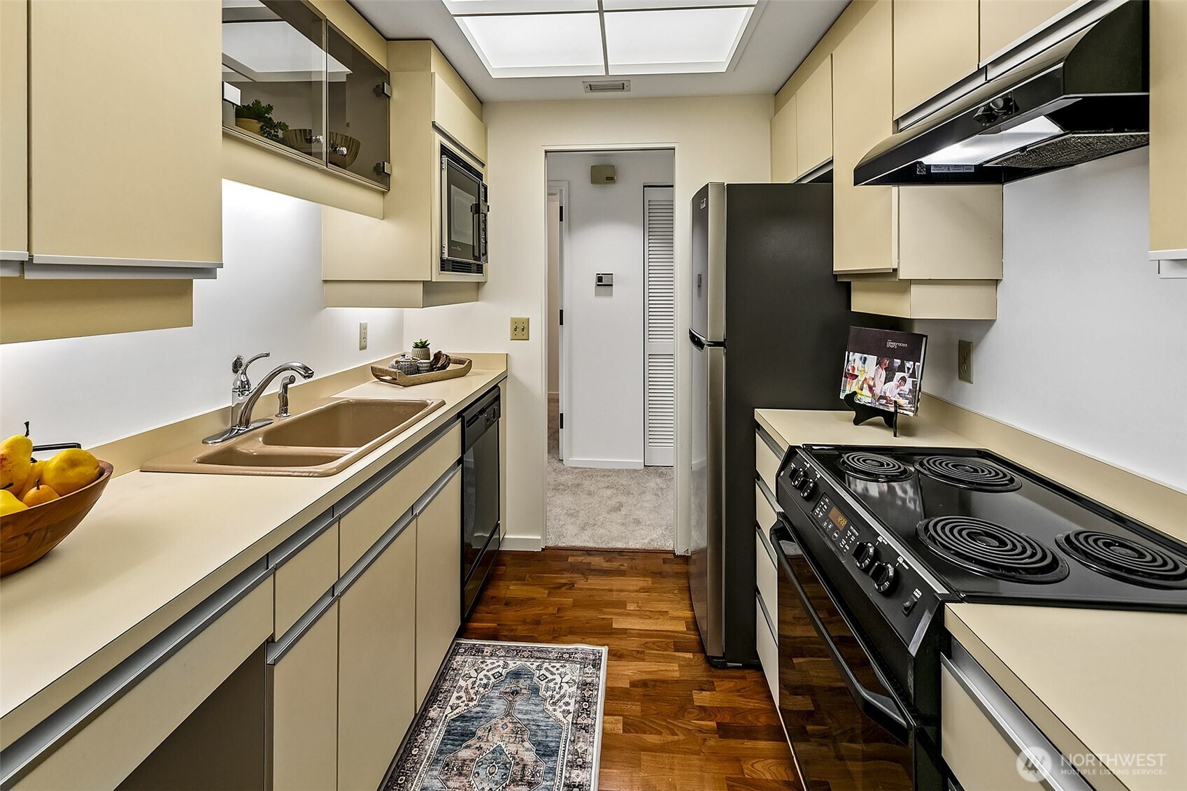 1301 Spring Street, Unit 5C Seattle, WA 98104 - Photo 9 of 33