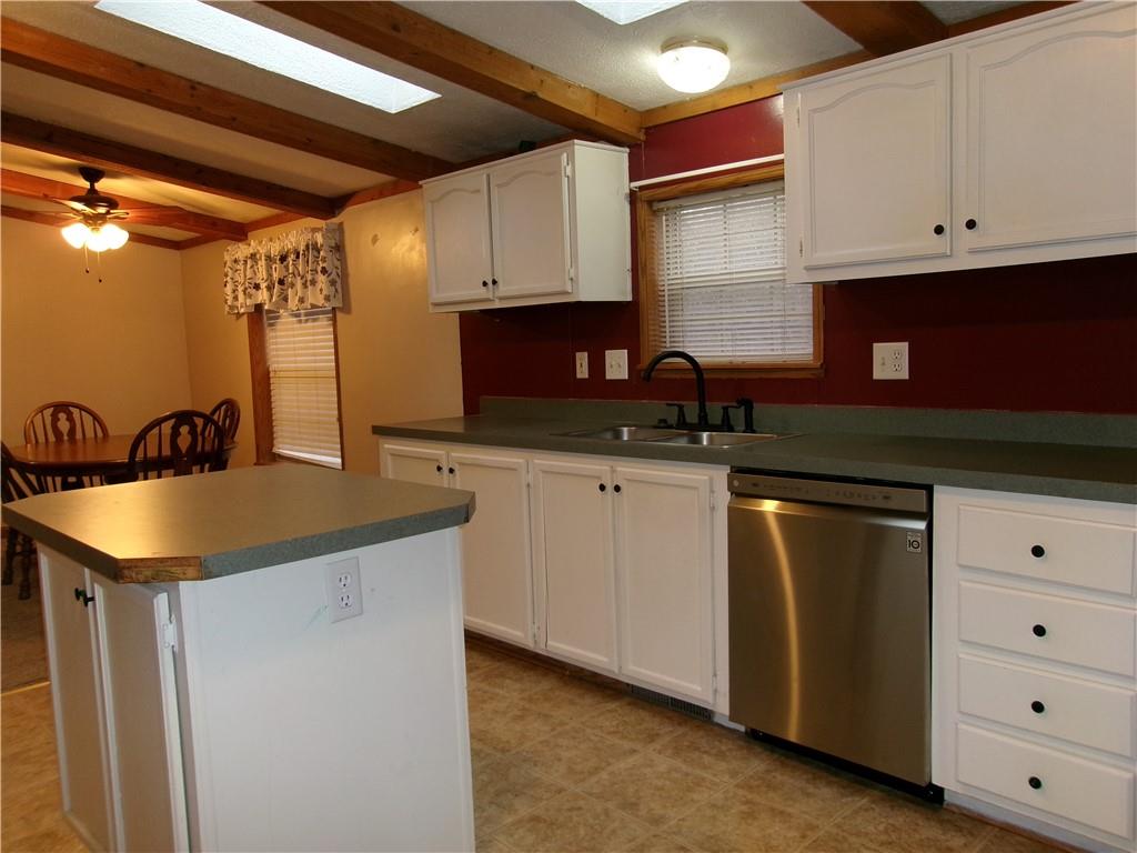 3016 Edgecliff Road New Kensington, PA 15068 - Photo 12 of 40 Gallery Image 12