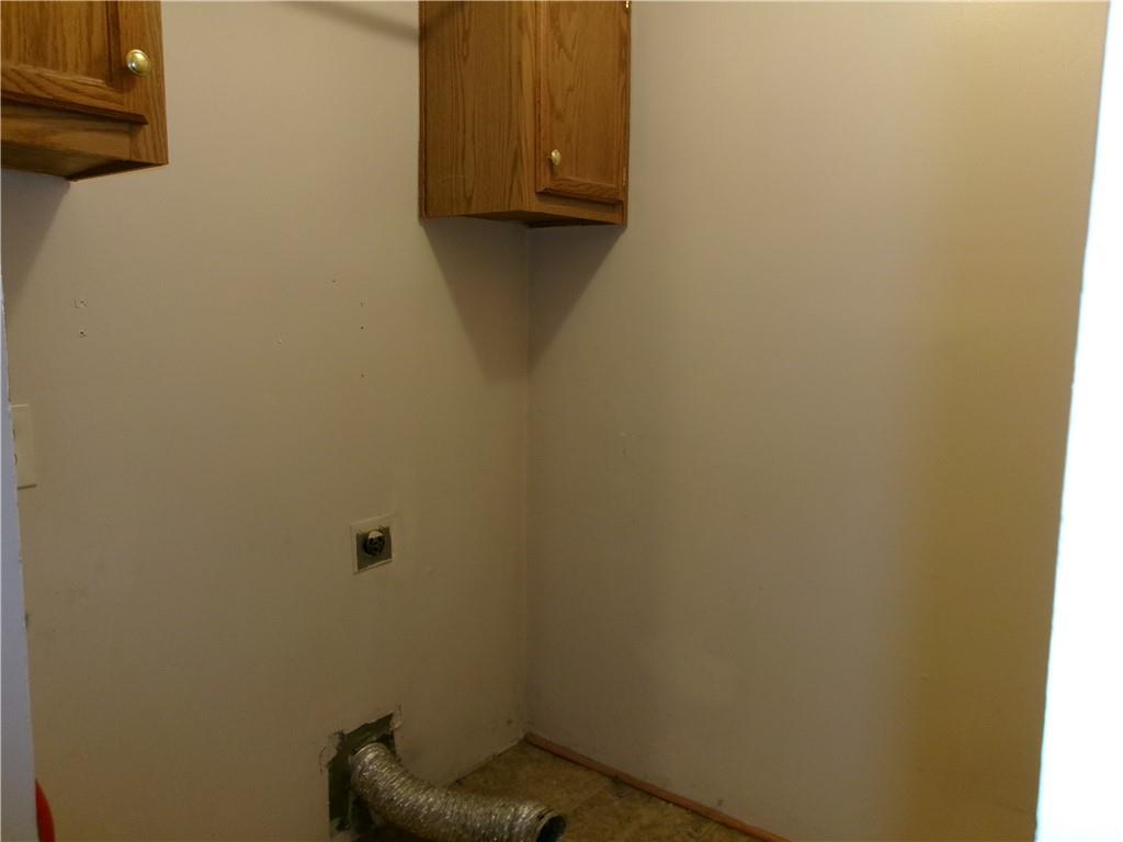 3016 Edgecliff Road New Kensington, PA 15068 - Photo 27 of 40 Laundry Room off the Entry