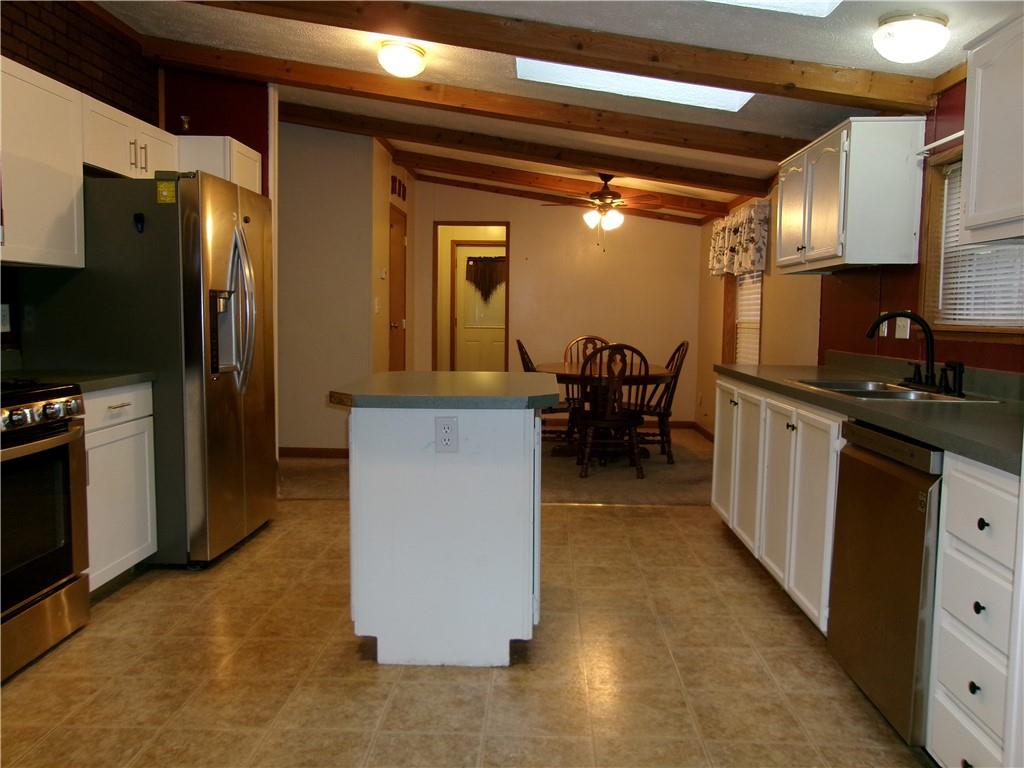 3016 Edgecliff Road New Kensington, PA 15068 - Photo 10 of 40 Gallery Image 10