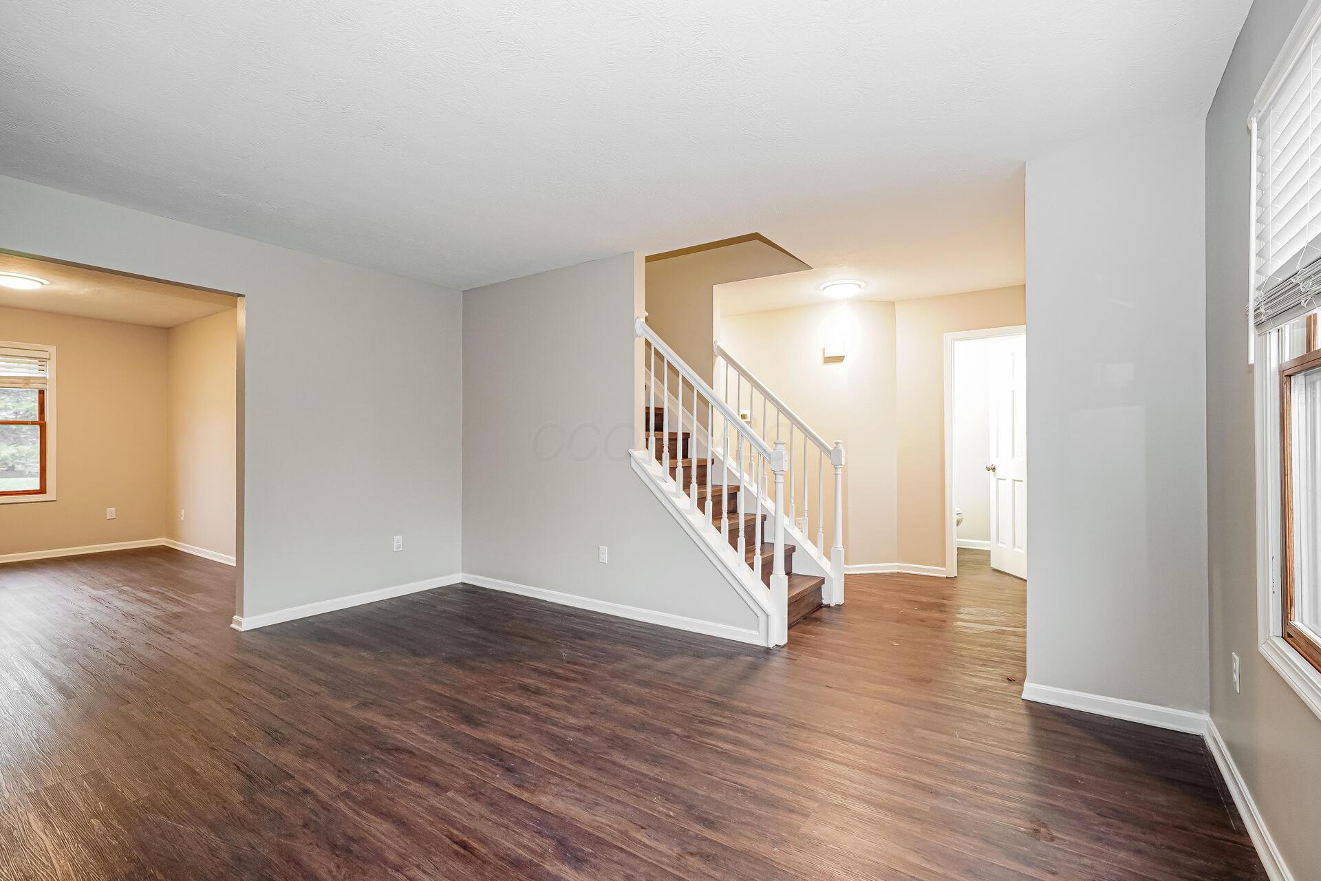 22 Liberty Ridge Avenue Powell, OH 43065 - Photo 4 of 15 4-photo-Living-Room-3fc97a41-6615-47e7-b