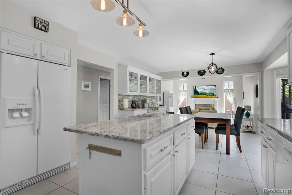 1400 Lakeview Drive Rochester Hills, MI 48306 - Photo 13 of 45