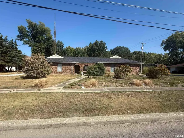 $150,000 | 808 South Victor Street, Christopher, IL 62822