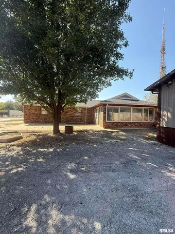 $150,000 | 808 South Victor Street, Christopher, IL 62822