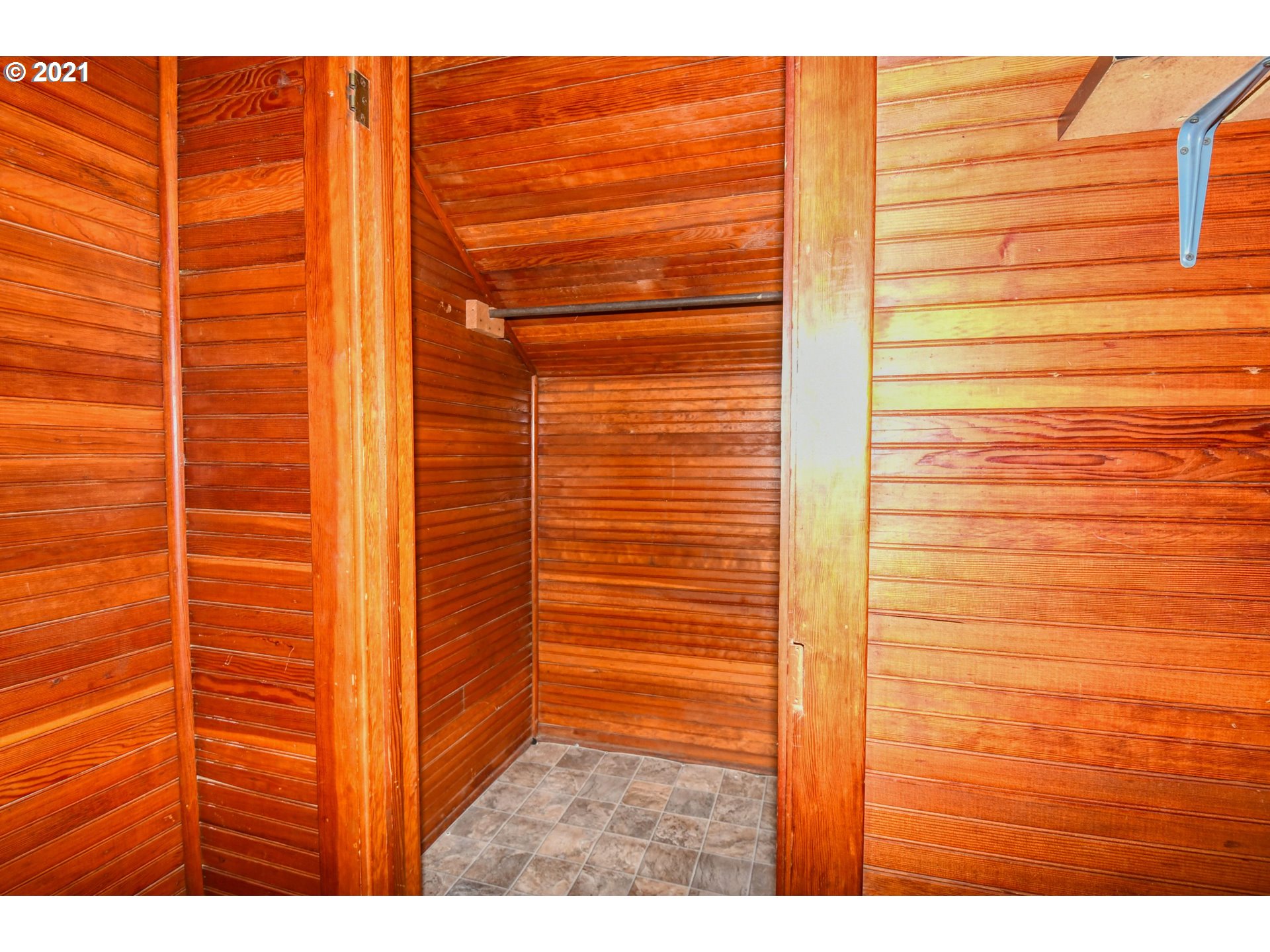 315 Vesper Street Helix, OR 97835 - Photo 21 of 32 a view of a glass door