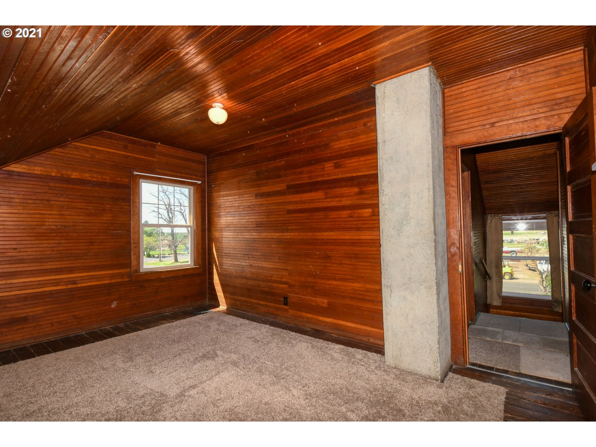 315 Vesper Street Helix, OR 97835 - Photo 27 of 32 a view of empty room with window