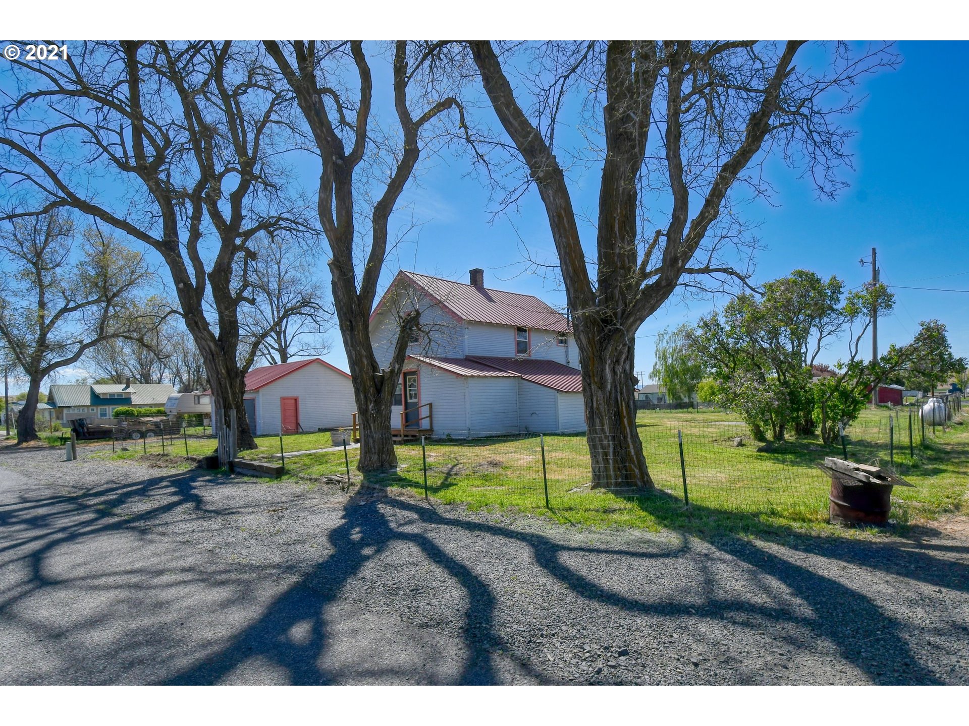 315 Vesper Street Helix, OR 97835 - Photo 3 of 32 a view of outdoor space with trees