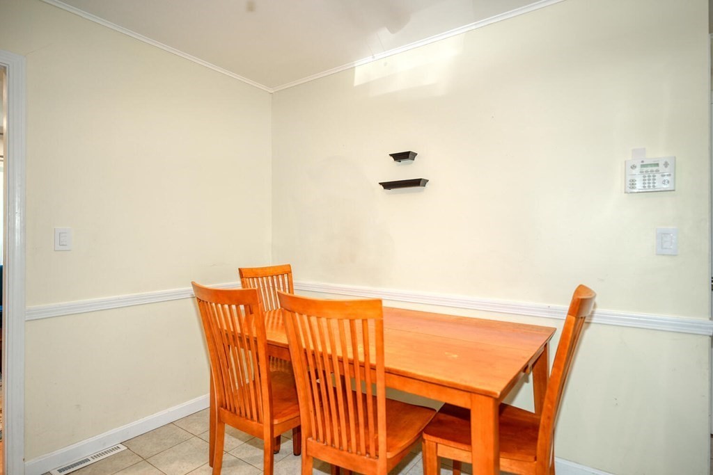 23 Riley Road Northborough, MA 01532 - Photo 4 of 24 Gallery Image 4