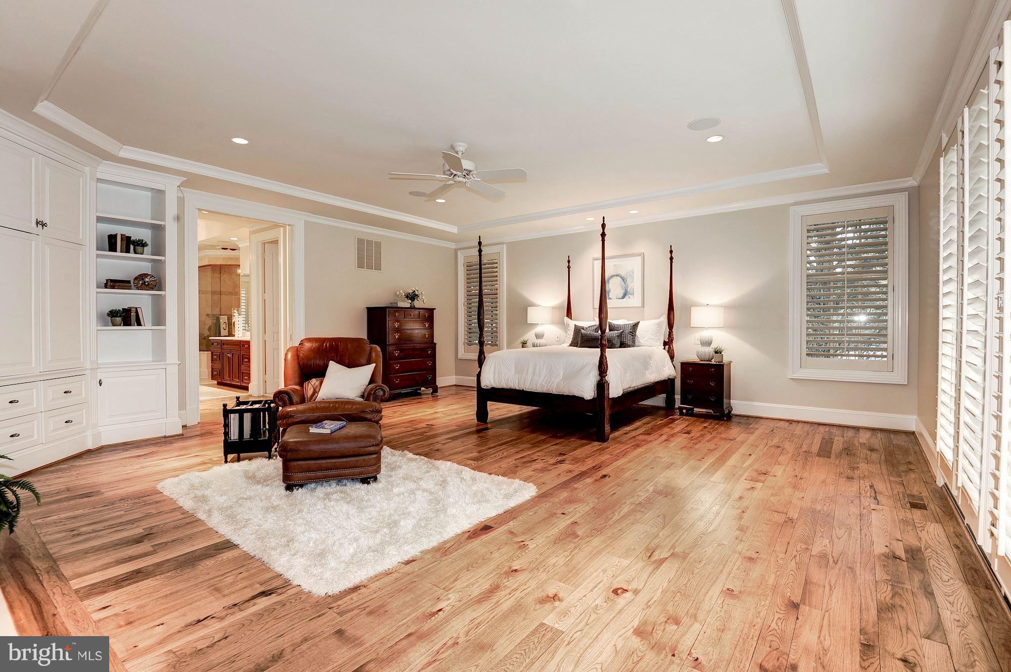 11400 Glen Road Potomac, MD 20854 - Photo 12 of 30 a living room with furniture and a couch