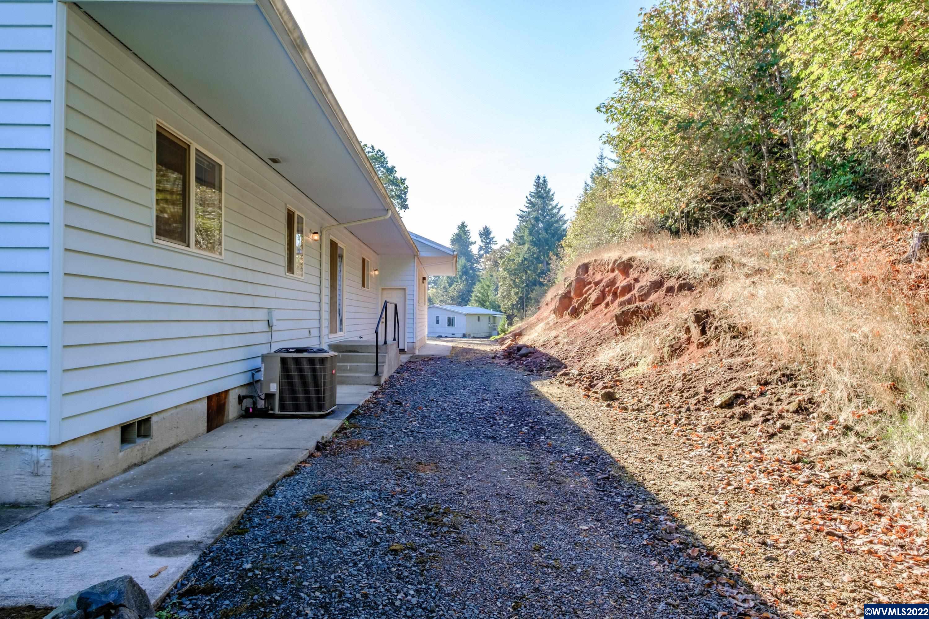 32694 Fern Road Philomath, OR 97370 - Photo 7 of 37 Gallery Image 7
