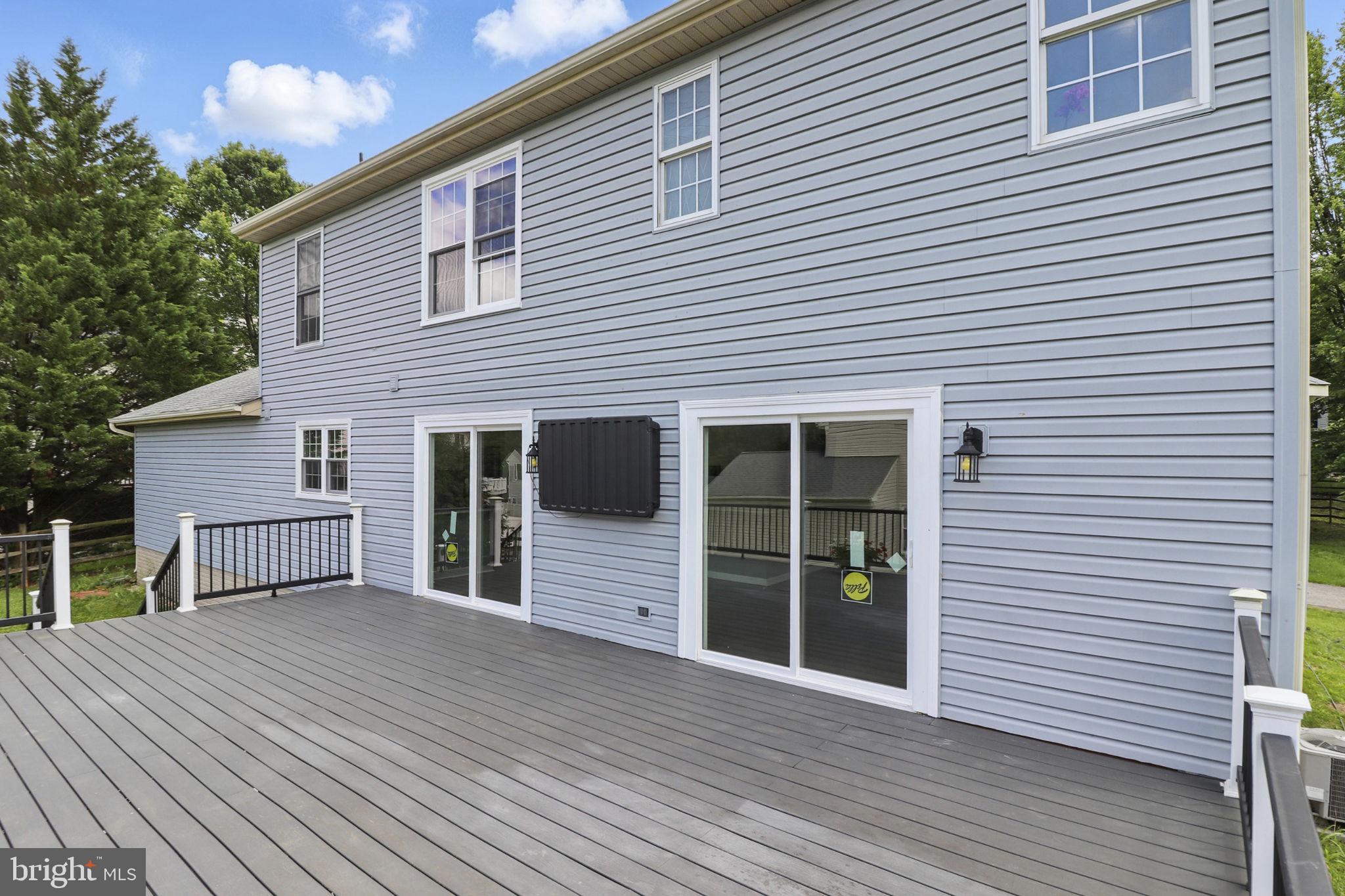 9482 Ridgeview Drive Columbia, MD 21046 - Photo 6 of 86