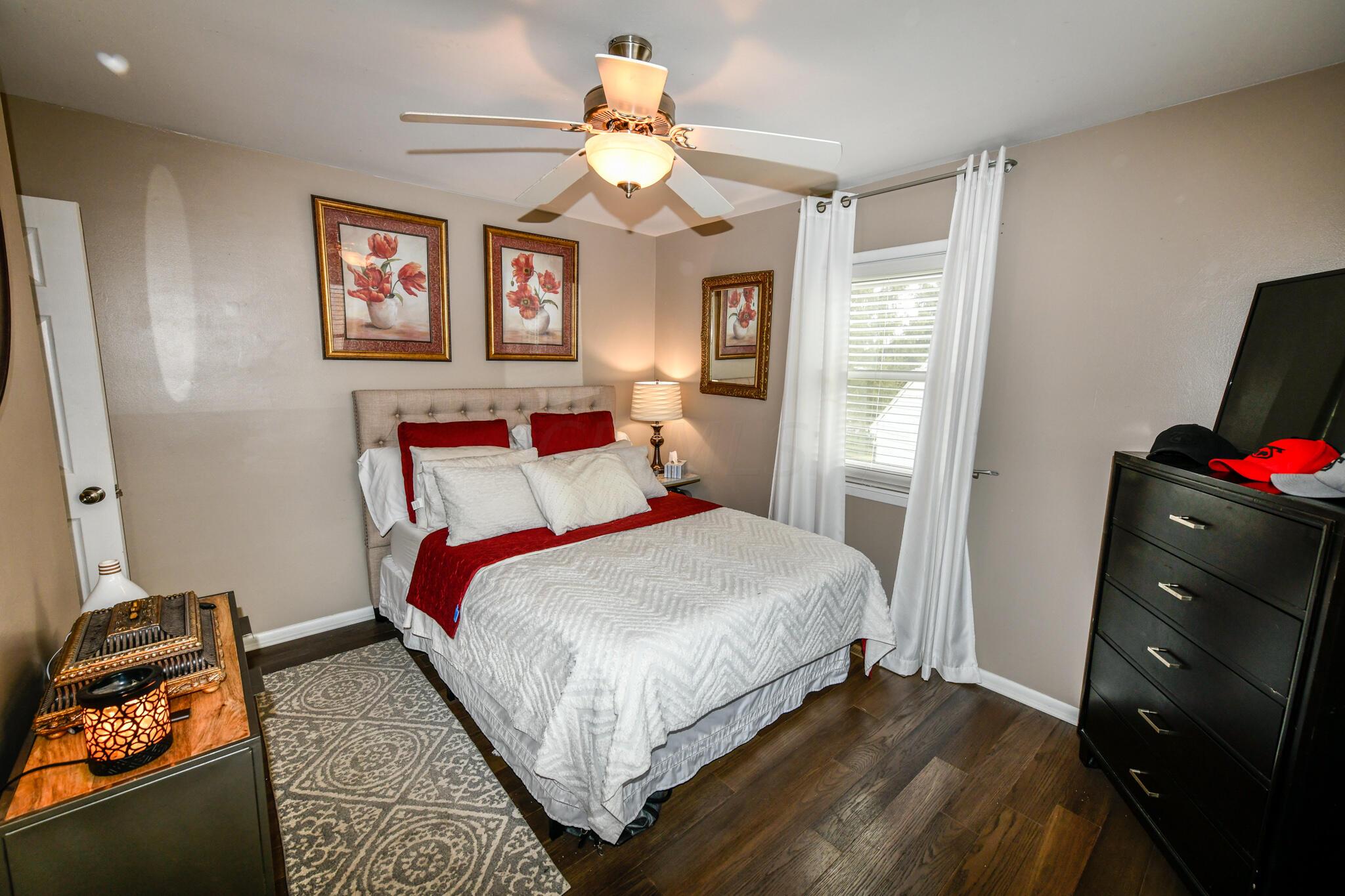 894 Afton Road Columbus, OH 43221 - Photo 21 of 33 Bedroom #2: 10'x12.5'
