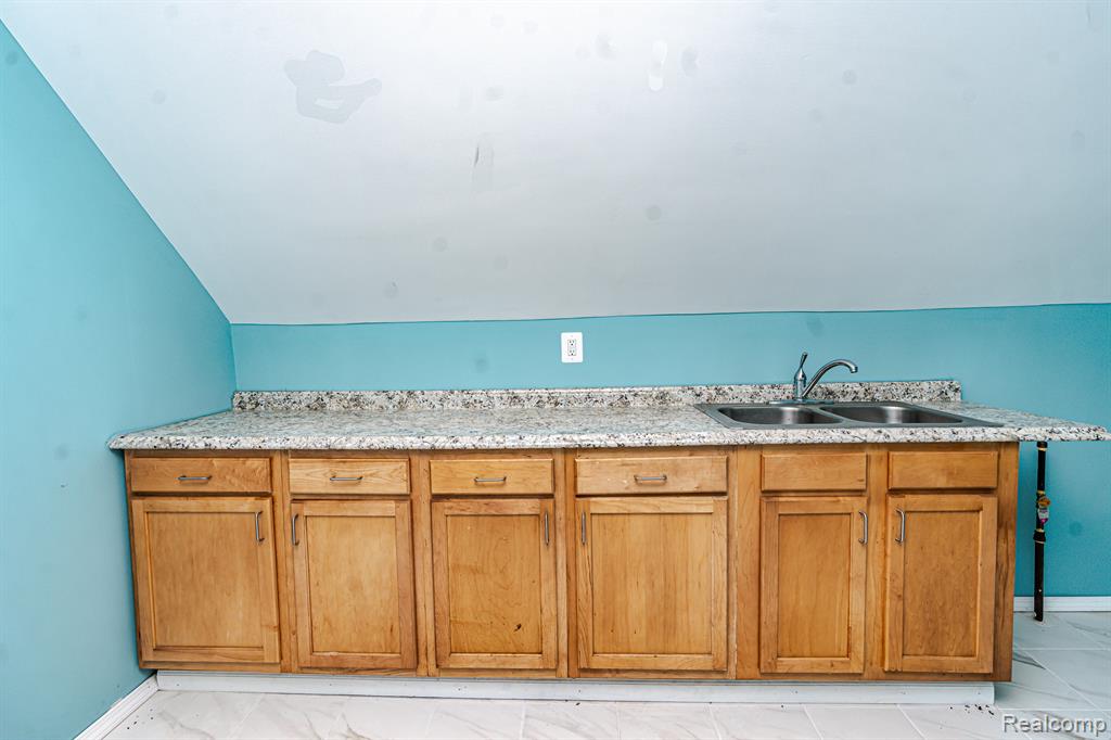 2580 Meldrum Street Detroit, MI 48207 - Photo 19 of 22