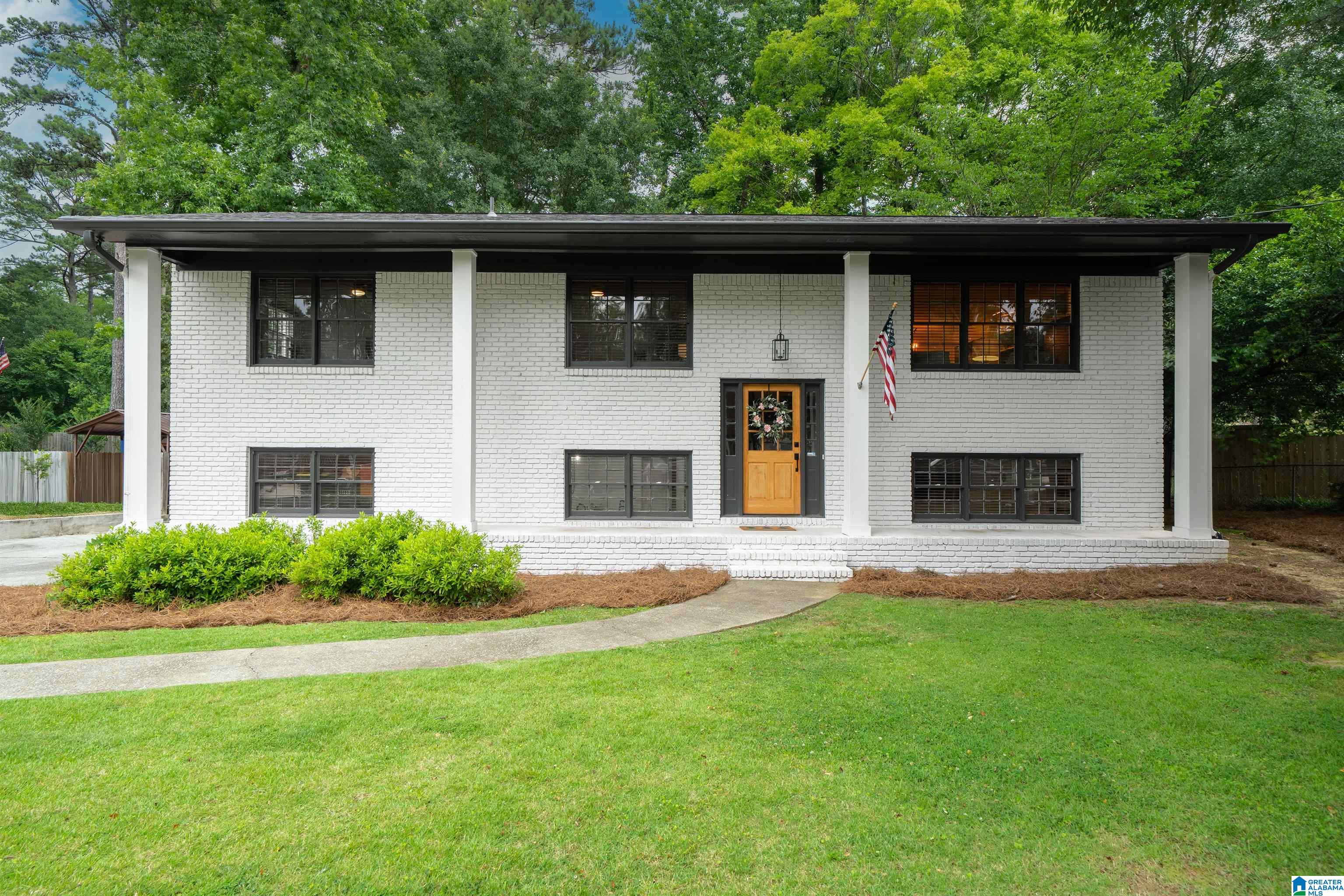 3105 Tyrol Road Vestavia Hills, AL 35216 - Photo 2 of 31