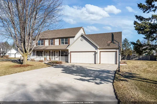 $476,000 | 2189 East Prairie Creek Drive, Neenah, WI 54956