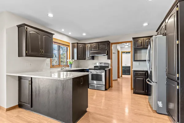 $476,000 | 2189 East Prairie Creek Drive, Neenah, WI 54956