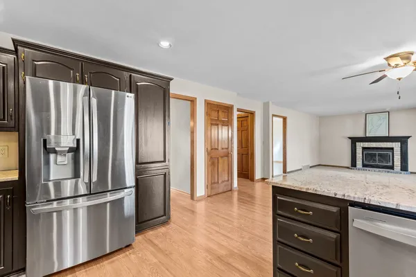 $476,000 | 2189 East Prairie Creek Drive, Neenah, WI 54956