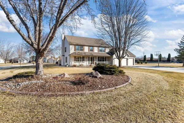 $476,000 | 2189 East Prairie Creek Drive, Neenah, WI 54956