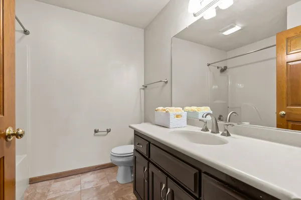 $476,000 | 2189 East Prairie Creek Drive, Neenah, WI 54956