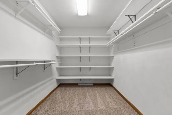 $476,000 | 2189 East Prairie Creek Drive, Neenah, WI 54956