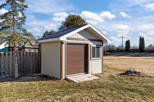 $476,000 | 2189 East Prairie Creek Drive, Neenah, WI 54956