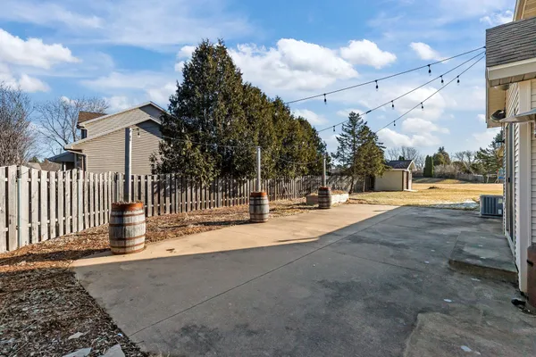 $476,000 | 2189 East Prairie Creek Drive, Neenah, WI 54956