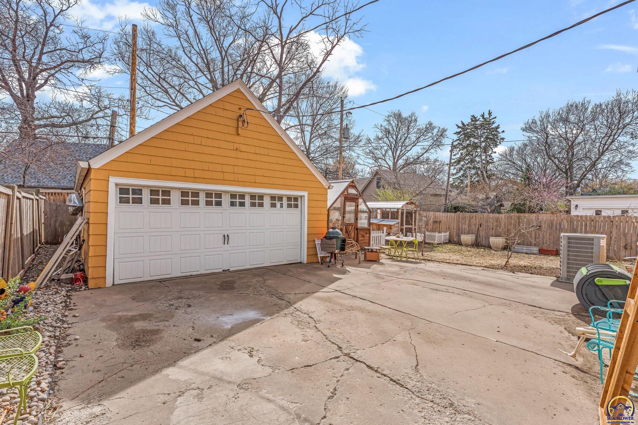 1272 Southwest Lakeside Drive Topeka, KS 66604 - Photo 19 of 20
