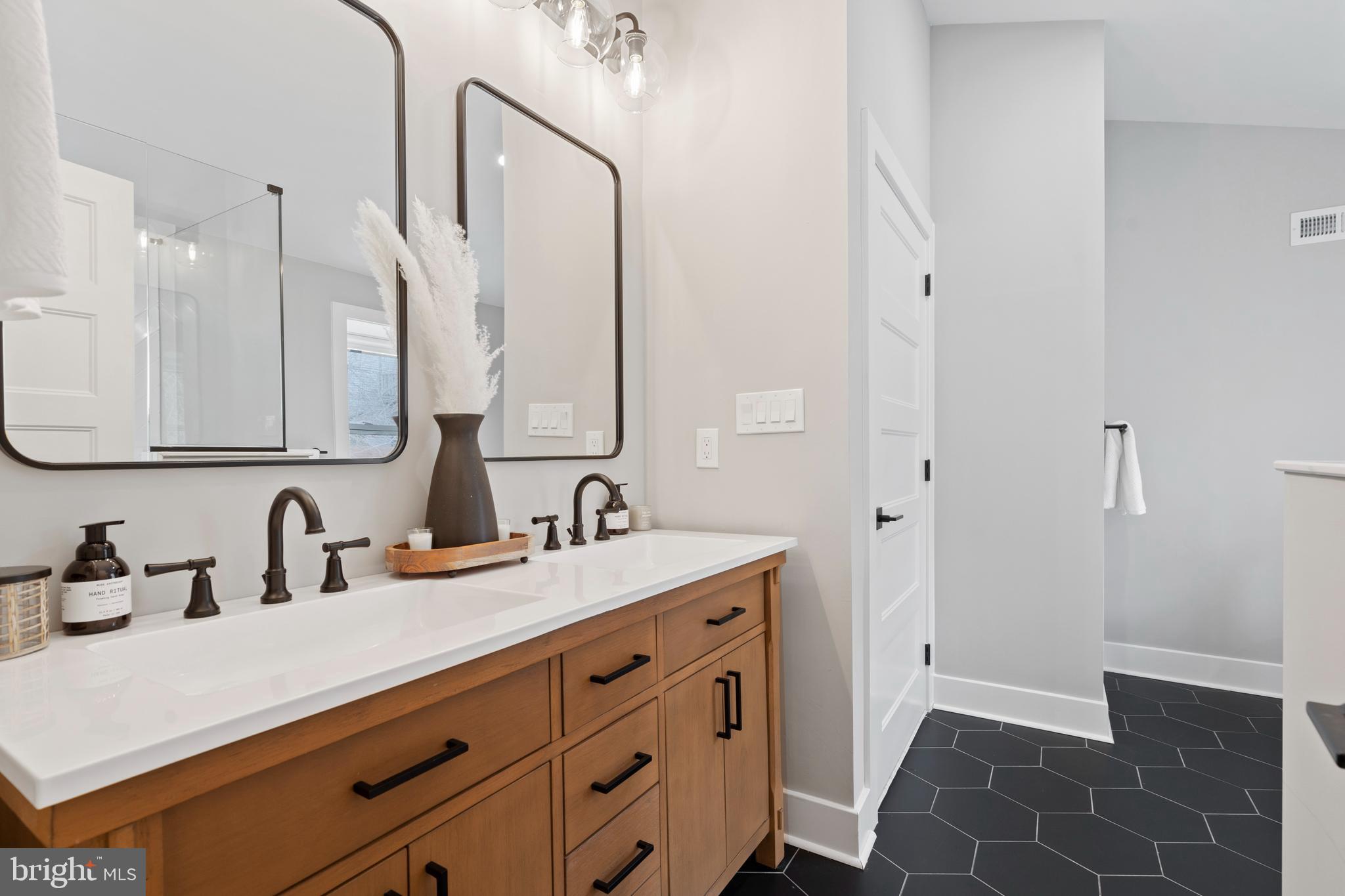 3931 Terrace Street Philadelphia, PA 19128 - Photo 25 of 49