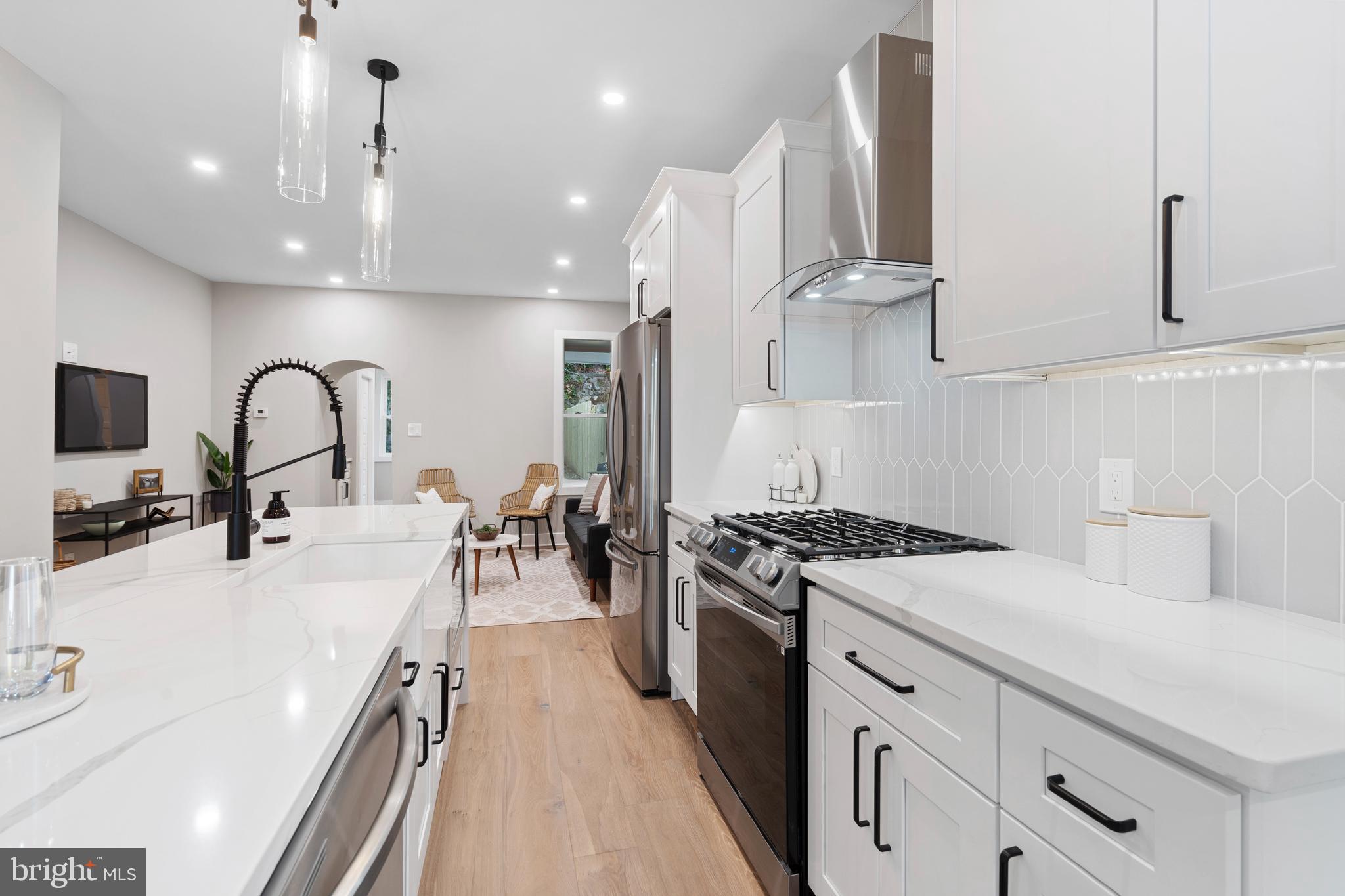 3931 Terrace Street Philadelphia, PA 19128 - Photo 6 of 49