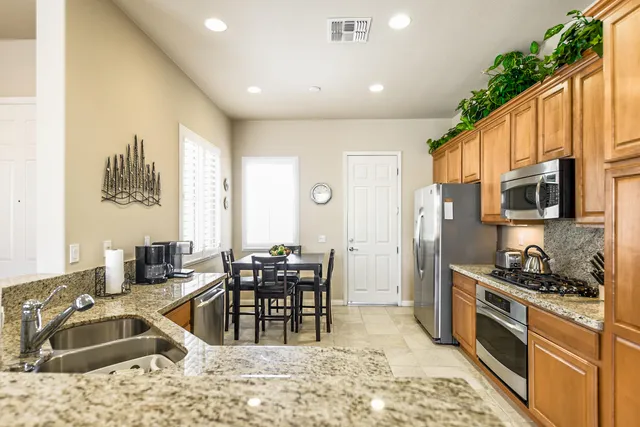 $3,900 | 81654 Avenida Alturas, Indio, CA 92203