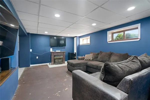 $215,000 | 1355 Wakefield Drive, Hermitage, PA 16148