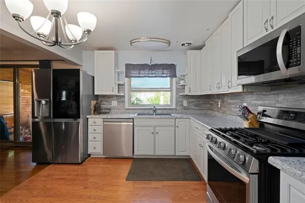 $215,000 | 1355 Wakefield Drive, Hermitage, PA 16148