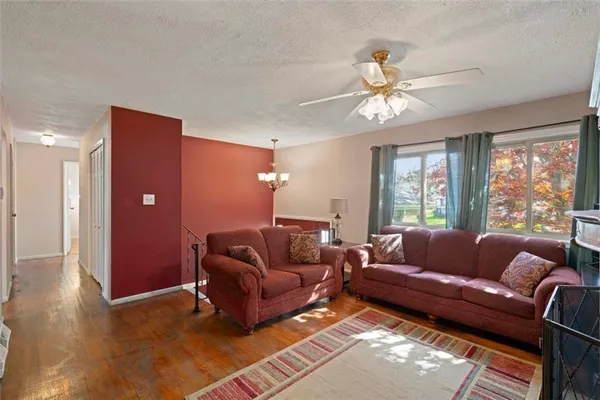 $215,000 | 1355 Wakefield Drive, Hermitage, PA 16148