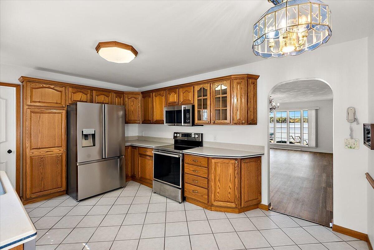 84 Hickory Road Battle Creek, MI 49017 - Photo 9 of 24 Kitchen 2