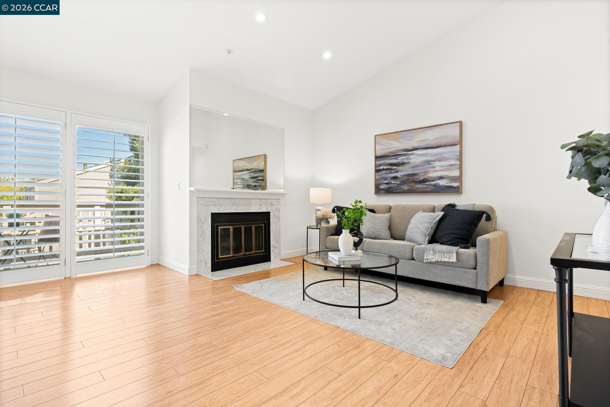 2709 Oak Road, Unit R Walnut Creek, CA 94597 - Photo 1 of 18 Gallery Image 1