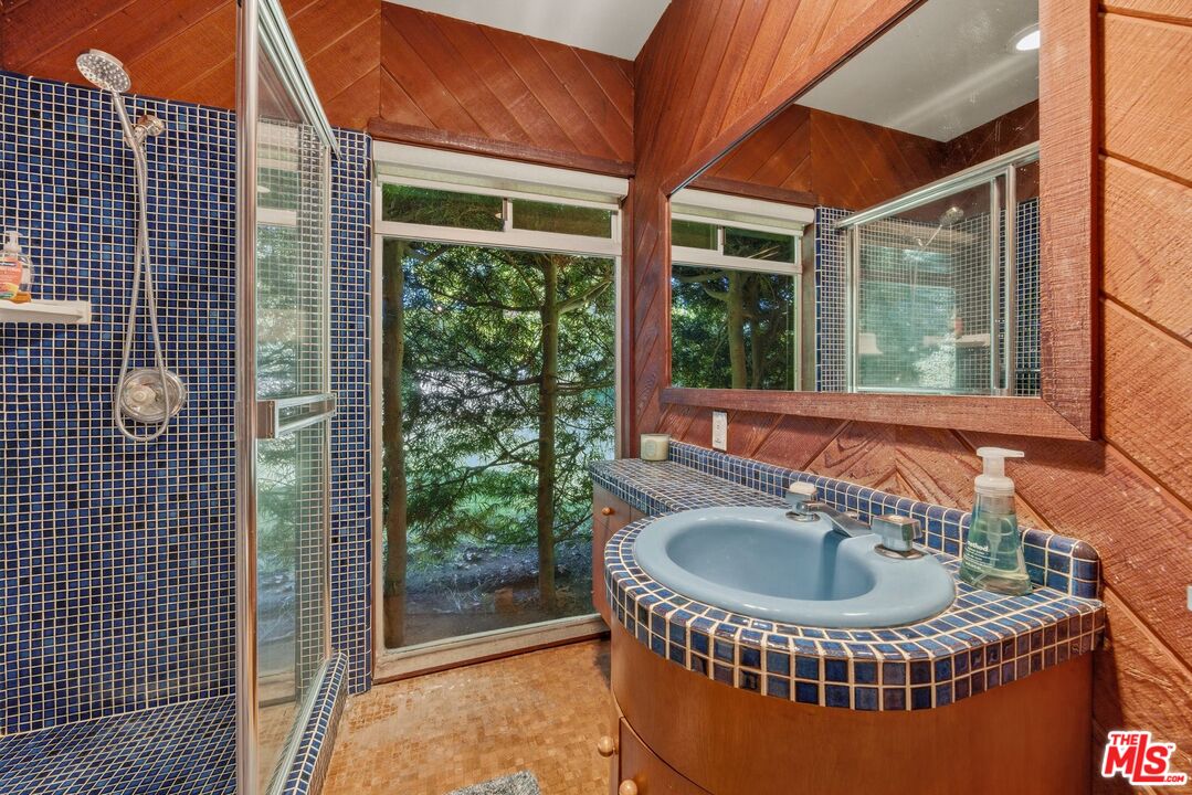 1133 Somera Road Los Angeles, CA 90077 - Photo 30 of 44