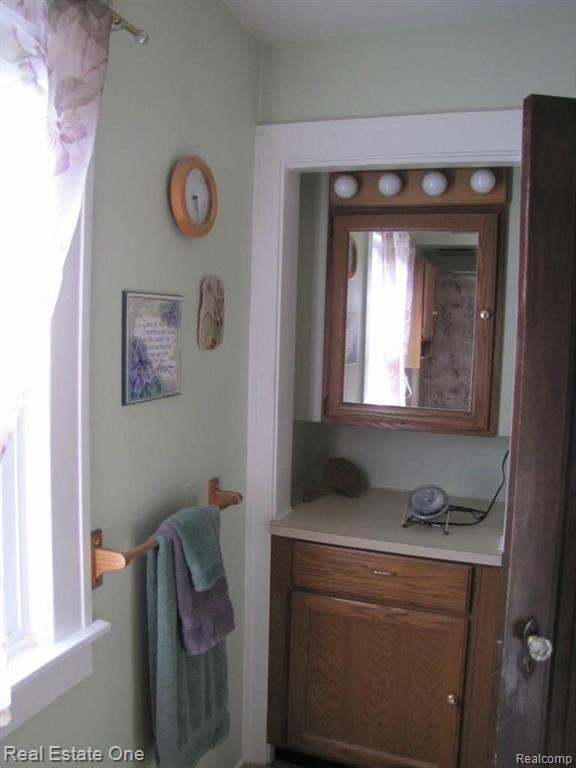 193 Mohawk Road Pontiac, MI 48341 - Photo 13 of 19 Gallery Image 13
