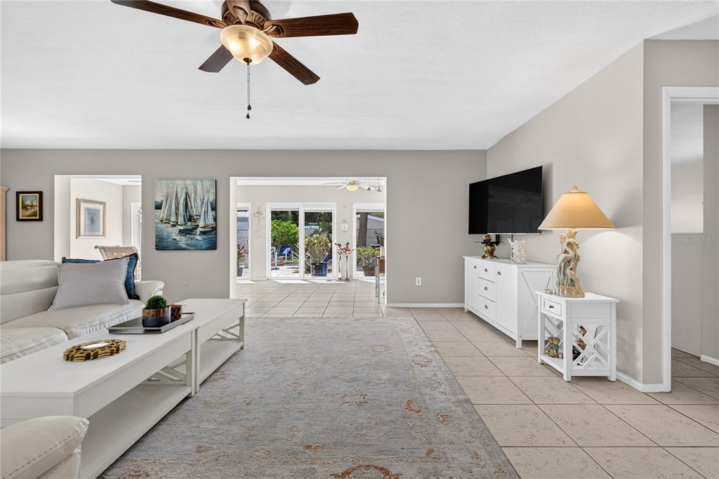 3138 Homasassa Road Sarasota, FL 34239 - Photo 9 of 43 Gallery Image 9