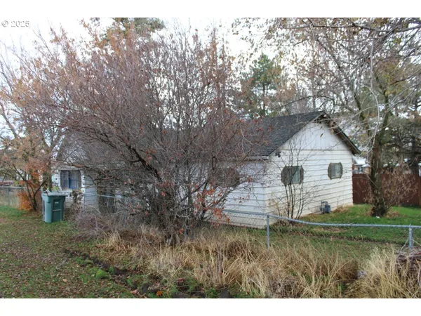 $129,000 | 360 West College Street, Athena, OR 97813