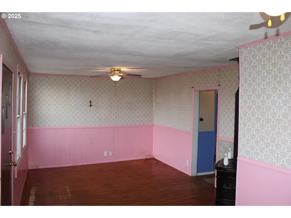 $129,000 | 360 West College Street, Athena, OR 97813