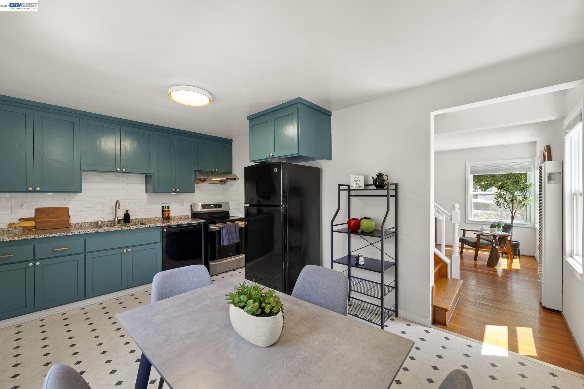 1711 3rd Street Alameda, CA 94501 - Photo 9 of 44