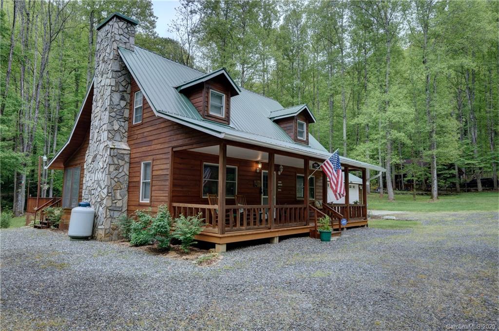 121 Chestnut Cove Road Whittier, NC 28789 - Photo 1 of 47 Gallery Image 1