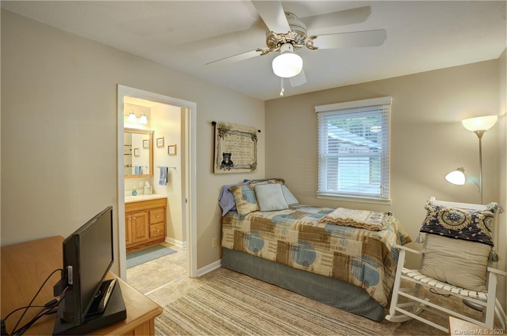 121 Chestnut Cove Road Whittier, NC 28789 - Photo 12 of 47 Gallery Image 12