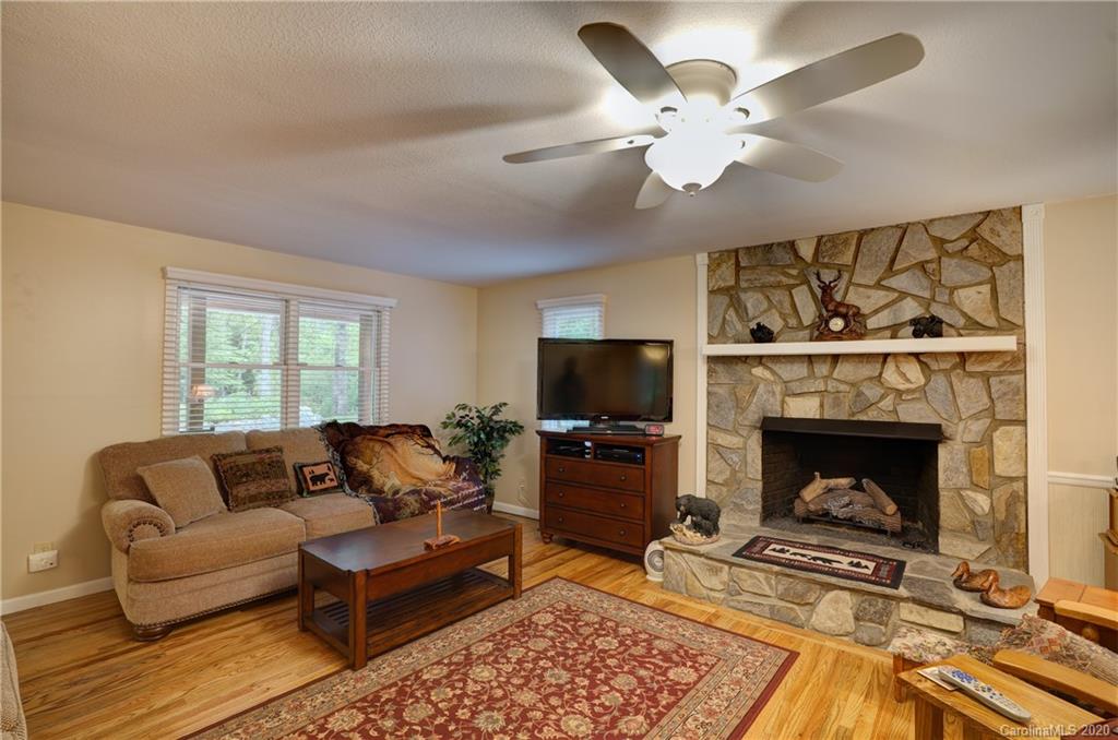 121 Chestnut Cove Road Whittier, NC 28789 - Photo 3 of 47 Gallery Image 3